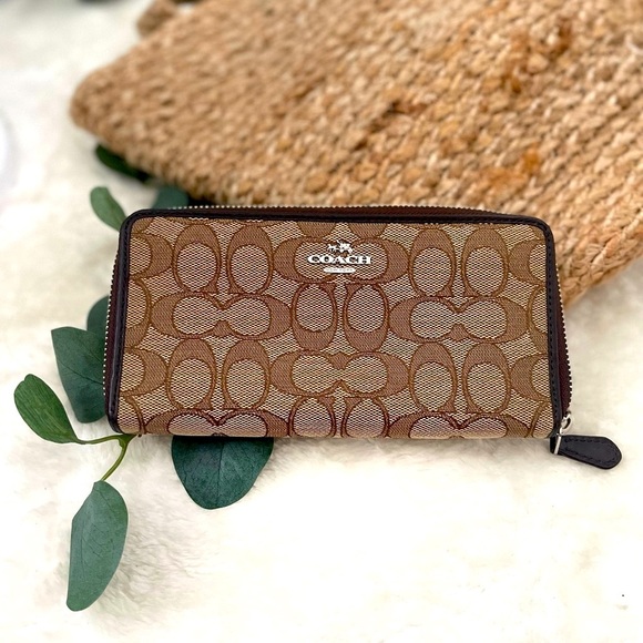 Coach Brown Signature Wallet - Picture 6 of 11
